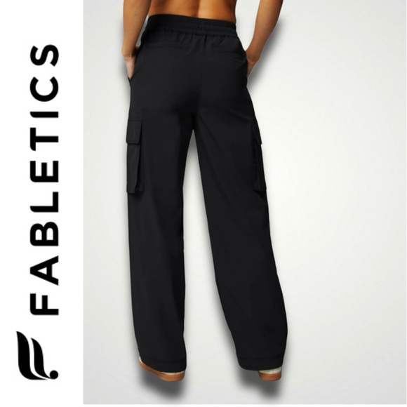 Fabletics NWT Heights Cargo Pant Utility Black Drop in Active Edit - Picture 7 of 9